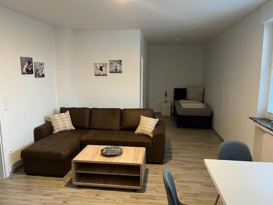 Eine Modern Renovierte Wohnung Mit Balkonterrasse. Lubbecke Exterior photo