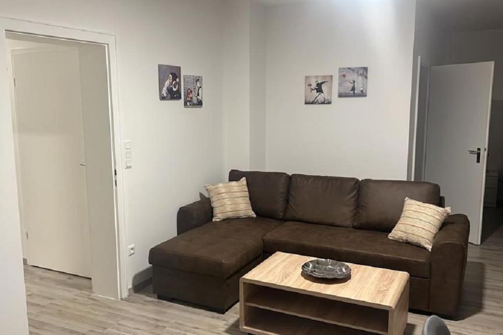 Eine Modern Renovierte Wohnung Mit Balkonterrasse. Lubbecke Exterior photo