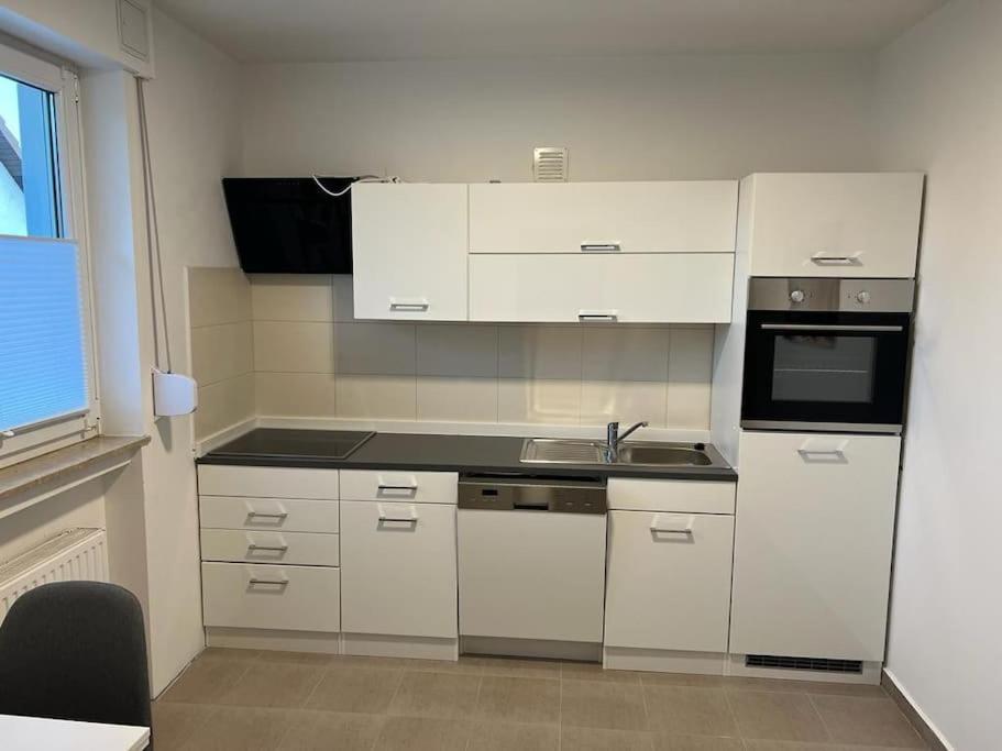 Eine Modern Renovierte Wohnung Mit Balkonterrasse. Lubbecke Exterior photo